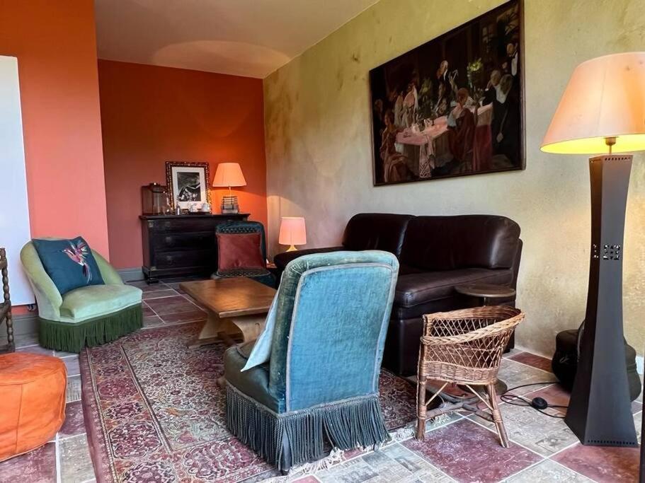 Le Gite De Sissi Lavardin  エクステリア 写真